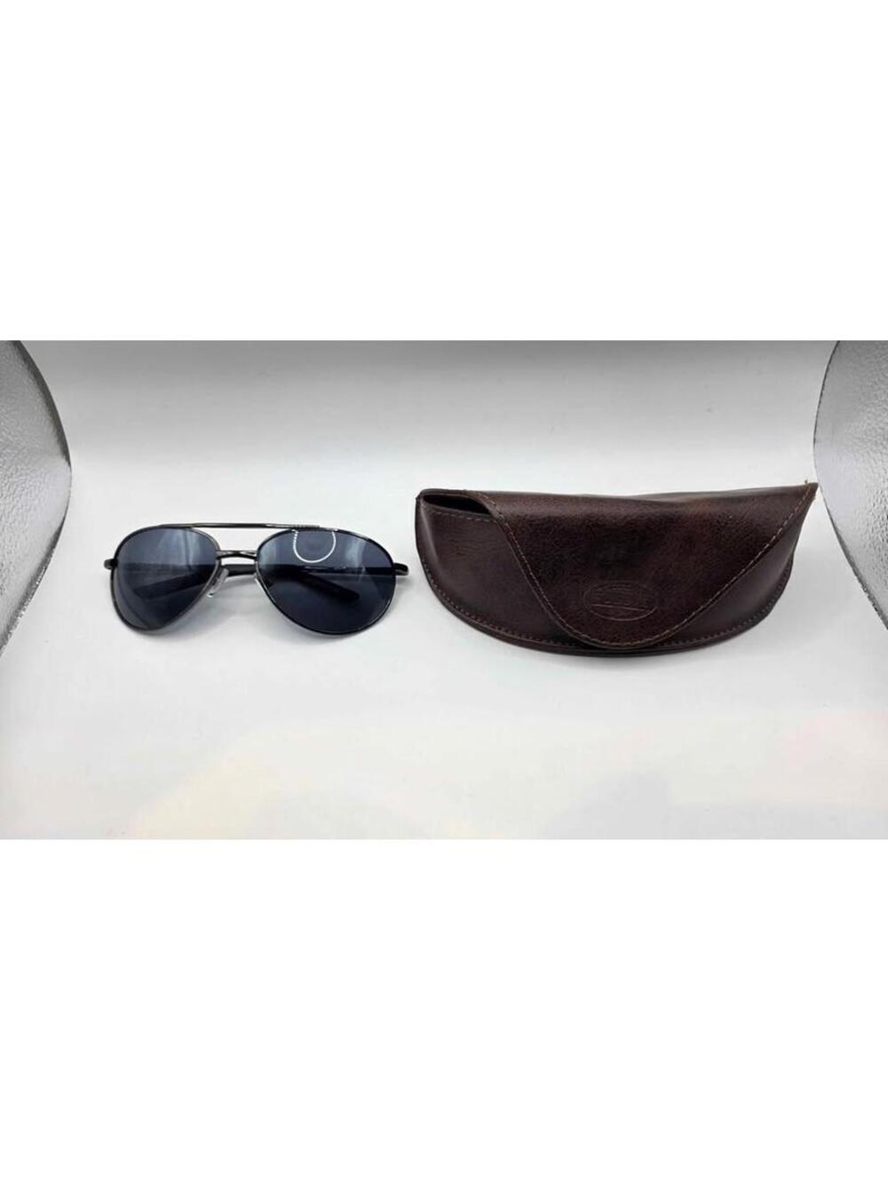 Foster Grant Aviator Sunglasses w/ Brown Leather Fossil Case